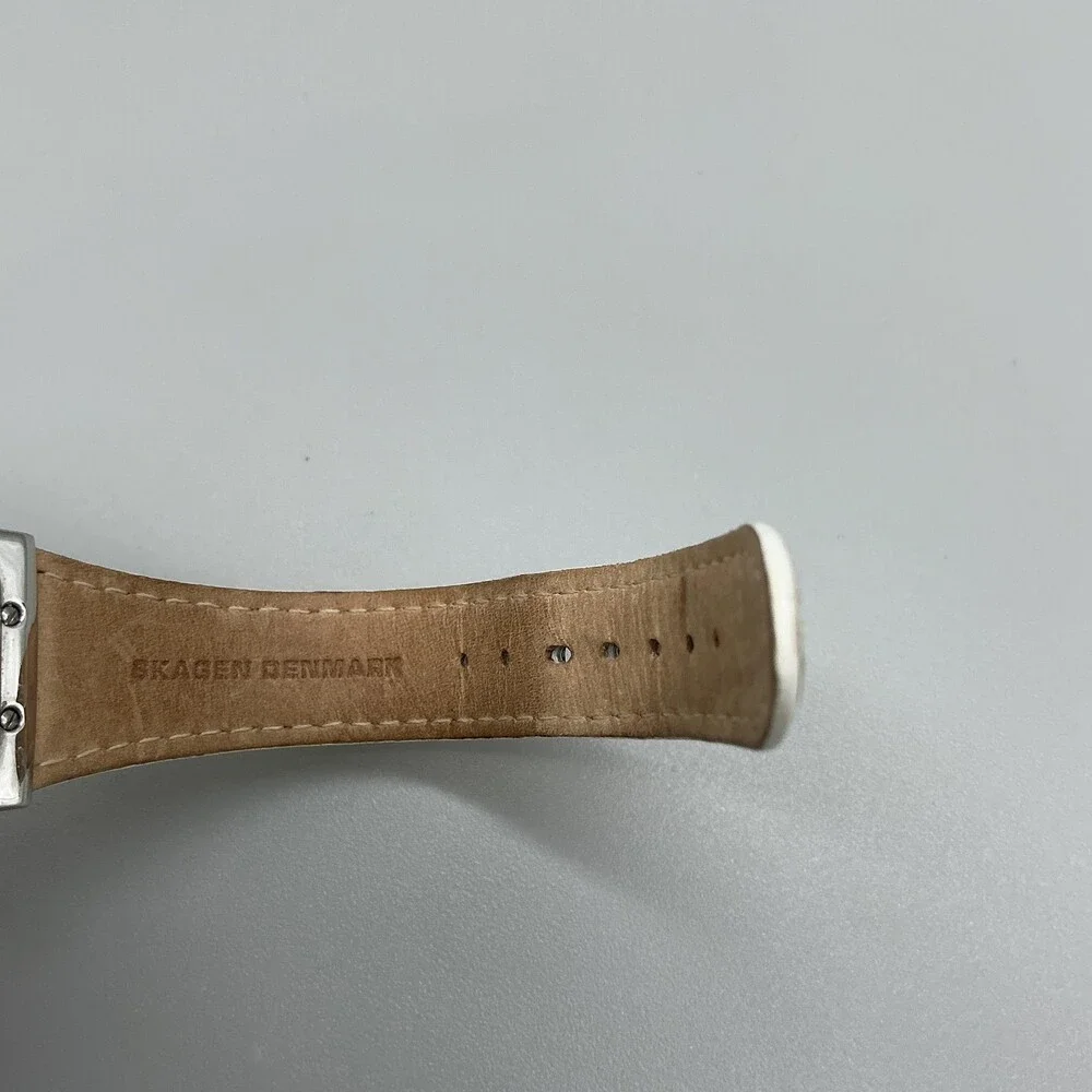 Skagen Womens Watch 25mm MOP Dial Crystals Beige Leather 527SSLW8A New Battery